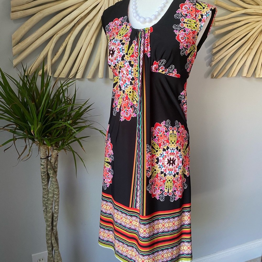 EMMA & MICHELE - knee length dress - size 6